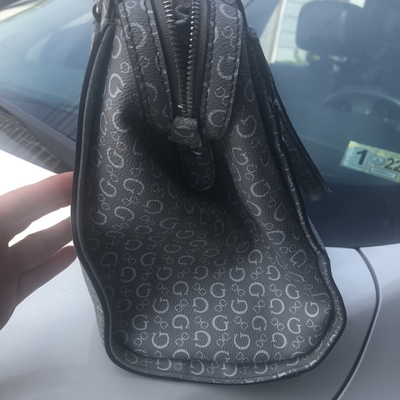 Handbag guess - Picture 2 of 4